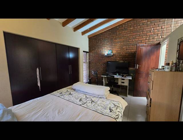 2 BEDROOM SECTIONAL TITLE FOR SALE IN THE HILL